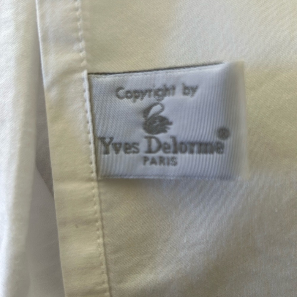 Yves Delorme White Queen 3 Panel Bedskirt - Picture 4 of 6